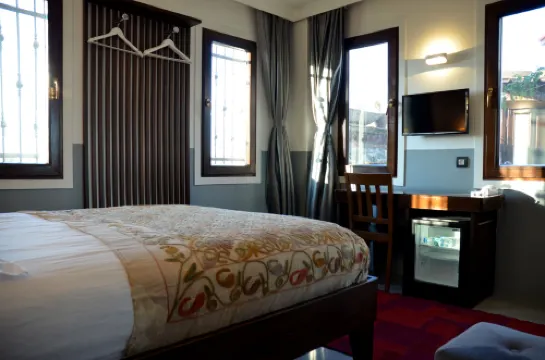 Ayasoluk Hotel & Restaurant - Airport Shuttle