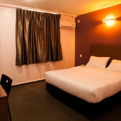 拉布安米卡薩飯店 納閩博物館附近的飯店