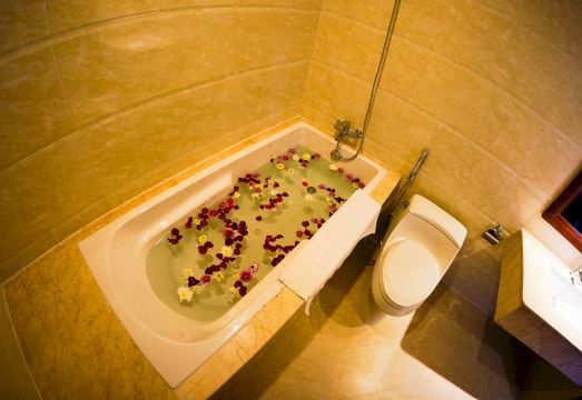 2. 나트랑 팰리스 ..