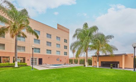 Sierra Suites by HP Hotels - Housity
