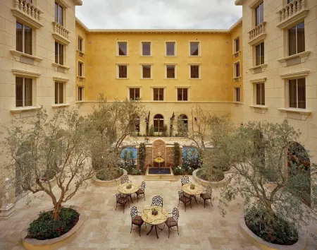 Ayres Hotel Manhattan Beach LAX Отели рядом с достопримечательностью «Oviatt Building»