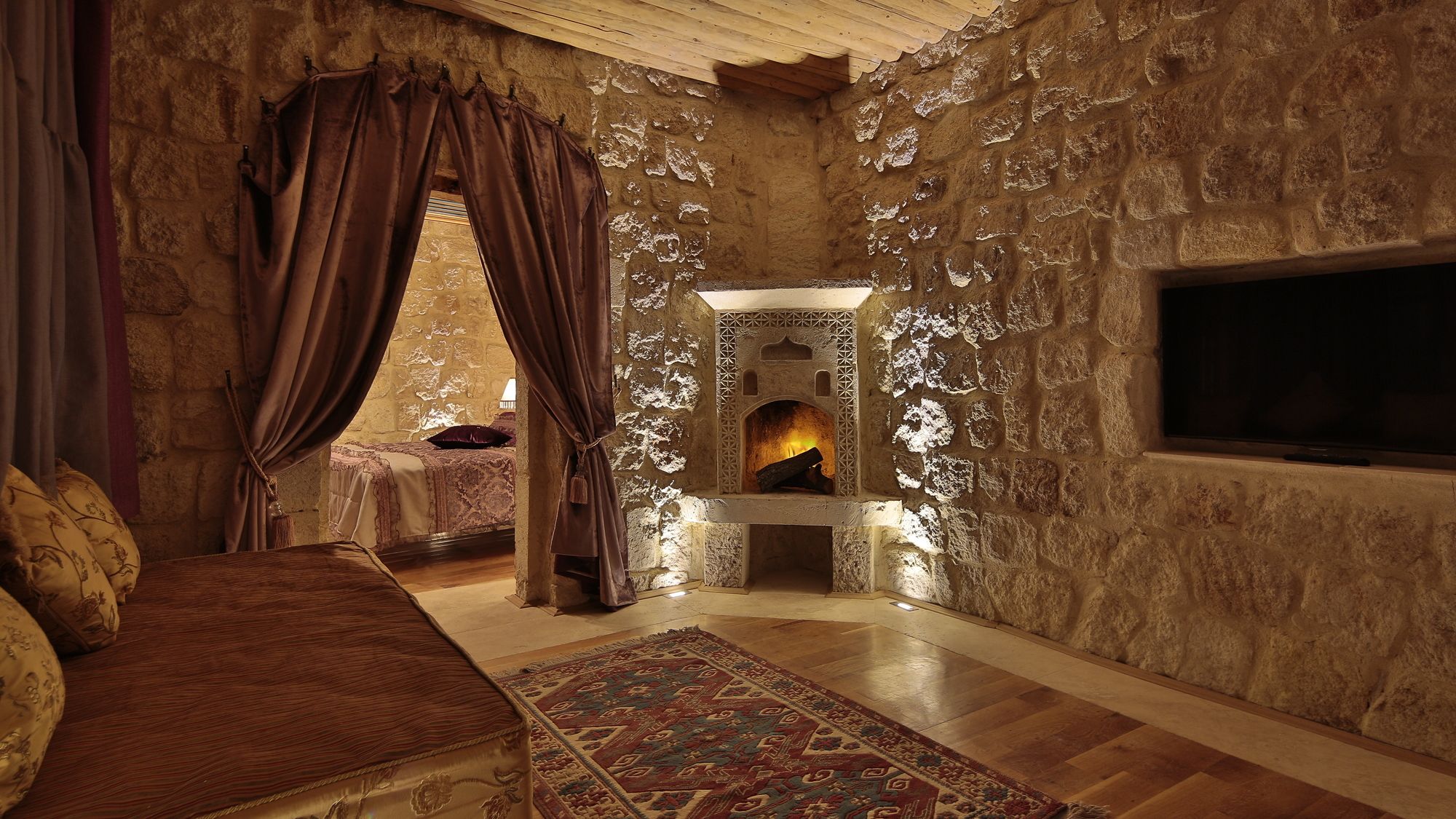 Golden Cave Suites