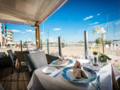 ホテル ポール マリーン - セート エローのホテル