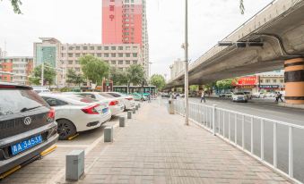 Starway Hotel (Xining Limeng Commercial Pedestrian Street)