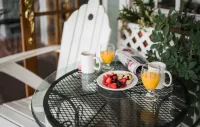 Inn on SummerHill Hotels in Summerland