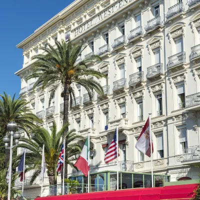Hôtel West End Nice Отели рядом с достопримечательностью «Блю Бич»