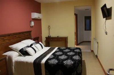 Pensión Restaurante Casablanca Hotels in Torreperogil