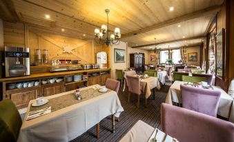 Les Gourmets - Chalet Hotel