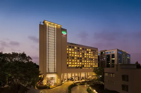 Courtyard by Marriott Mumbai International Airport Отели рядом с достопримечательностью «Intellect Design Arena Ltd»