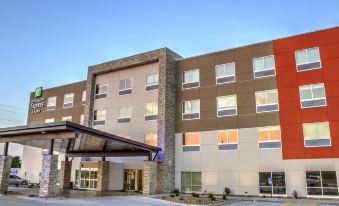 Holiday Inn Express & Suites Spencer