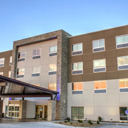 Holiday Inn Express & Suites SPENCER by IHG