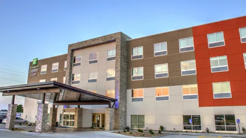 Holiday Inn Express & Suites SPENCER by IHG