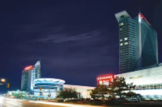 Holiday Inn & Suites Windsor (Ambassador Bridge) by IHG