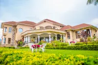 Mountain's View Hotel - Airport Shuttle