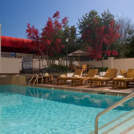 Charlotte Marriott SouthPark Отели рядом с достопримечательностью «Торговый центр SouthPark»