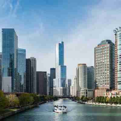 InterContinental Hotels CHICAGO MAGNIFICENT MILE by IHG Hotel Exterior