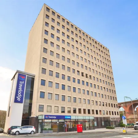 TRAVELODGE STOCKPORT Отели рядом с достопримечательностью «Дидсбери»