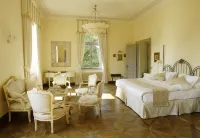 Chateau Mcely Hotels in Kosmonosy