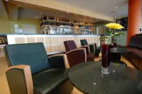 Future Inn Cardiff - bar