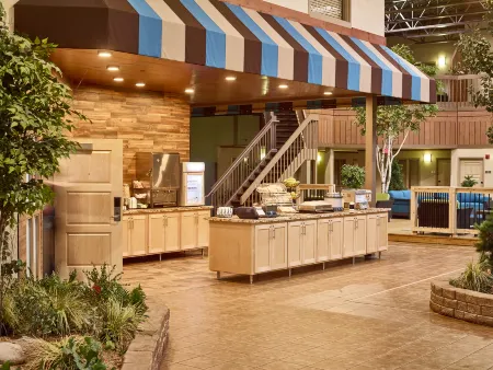 Livinn Hotel Minneapolis North / Fridley Отели в г. Коламбия-Хайтс