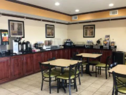 อเมริกาส์เบสต์แวลลูอินน์ เซนต์โรเบิร์ต โรงแรมในSaint Robert