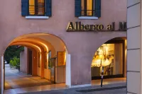 Albergo Al Moretto Hotels near Padri Bianchi