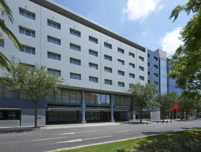 NH Ciutat de Reus Hotel dekat Colunmas Del Kursaal