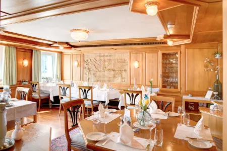 Romantik Hotel Säntis Отели в г. Гонтен