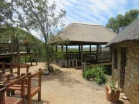 Woodbury Lodge – Amakhala Game Reserve Отели в г. Grahamstown