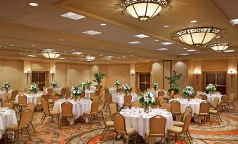 Anaheim Majestic Garden Hotel