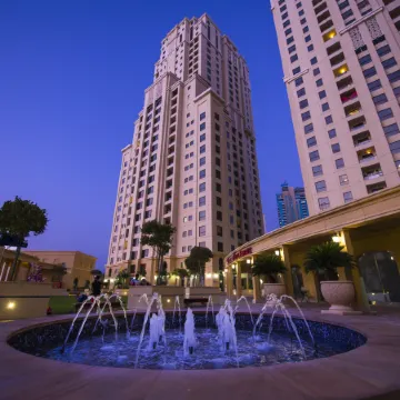Roda Amwaj Suites Jumeirah Beach Residence Отели рядом с достопримечательностью «Пляж JBR»
