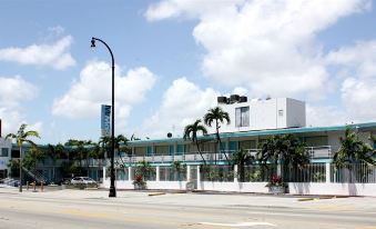 The New Yorker Miami Hotel