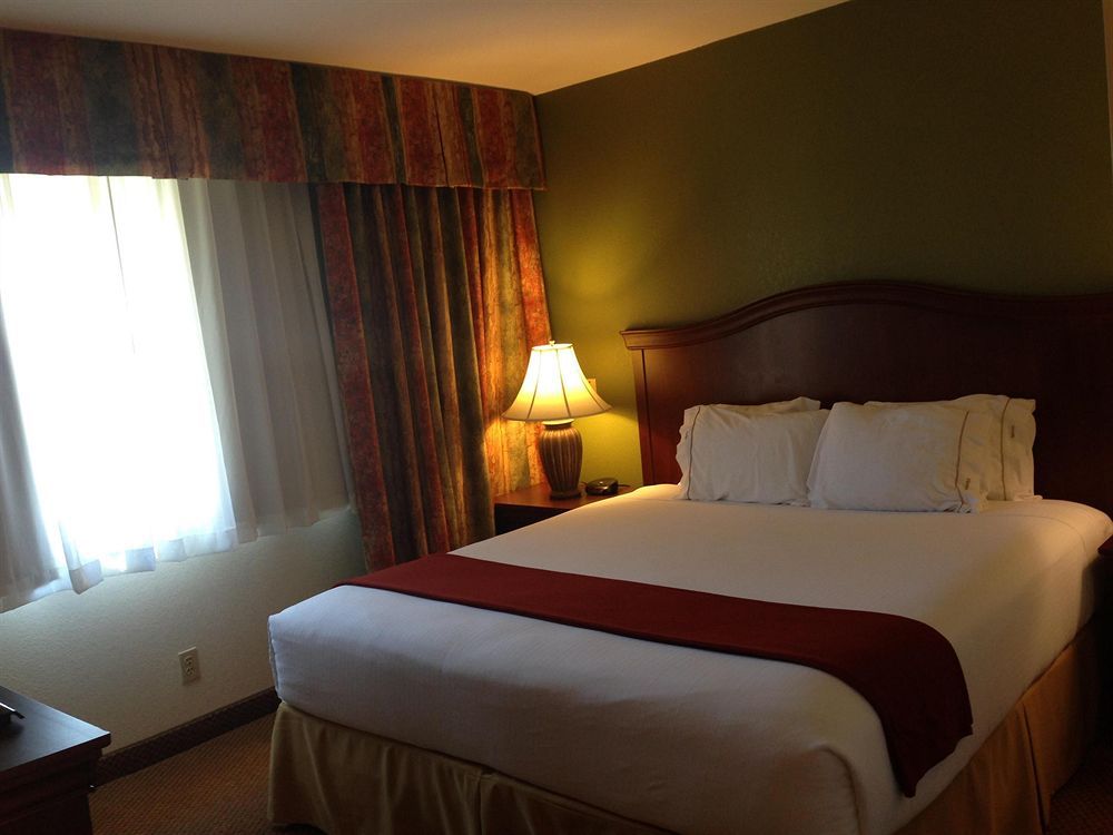 Red Lion Inn & Suites Perris