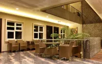 De Corner Suite Guesthouse Hotels in Klojen