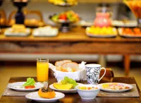 Malibu Plaza Hotel - breakfast
