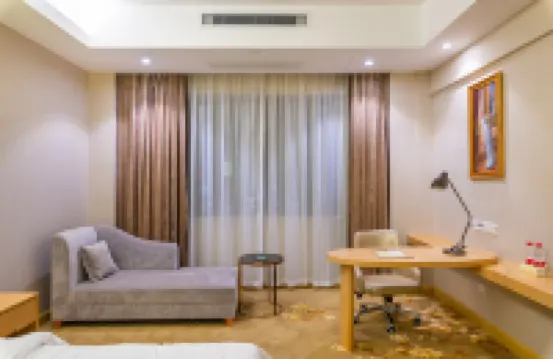 Vienna International Hotel (Changsha South High-speed Railway Station Sports New City)