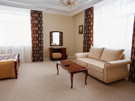 Center Hotel (Центр Отель) Отели в г. Лысьва