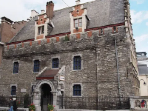 Hostel Uppelink Hotels near Saint Michael's Bridge