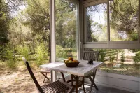 La Villa Vicha, the Originals Relais Hotels in Saint-Christol