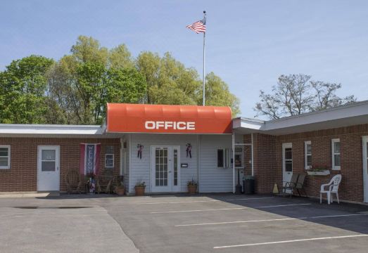 버짓 호스트 크레스트뷰 인