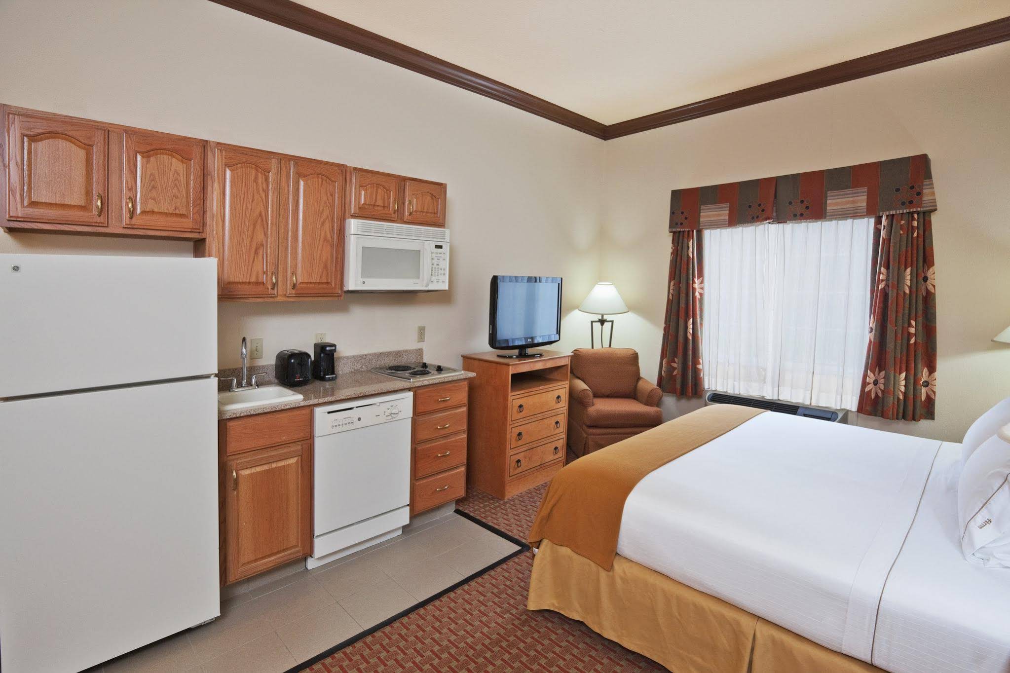 Holiday Inn Express & Suites Glenpool, an Ihg Hotel