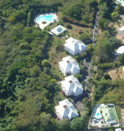 Résidence le Vallon Guadeloupe Parc Piscine Appartements & Studios