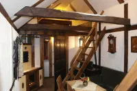 Apartment Altes Hinterhäusel Hotels in Neuklingenberg