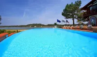 Hôtel les Hortensias du Lac - Beach
