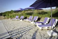 La Petite Couronne, Ecolodge & Lofts فنادق في Orthez
