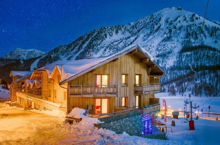Anova Hotel & Spa Отели рядом с достопримечательностью «Montgenevre Ski Resort»