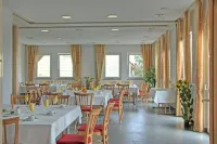 Landhotel Gasthof am Berg Hotels near Lidl