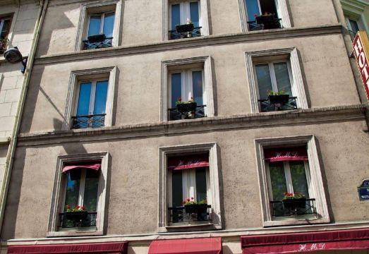 Mont Dore Hotel - Paris Batignolles 외관