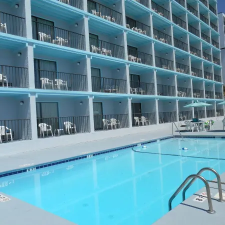 Tropical Seas Hotel