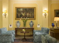 Hotel Napoleon - Baarit
